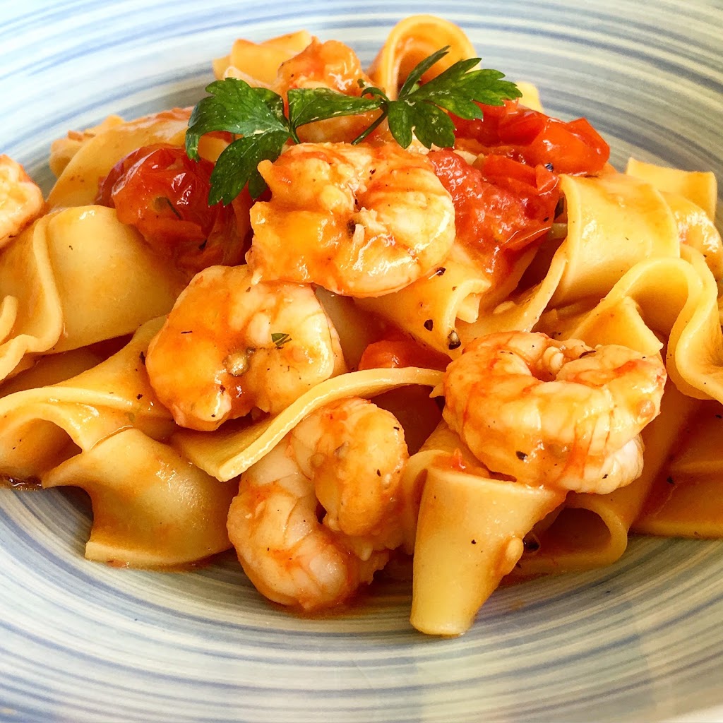 PASTICCIO PIZZA Y PASTA — Comida y bebida