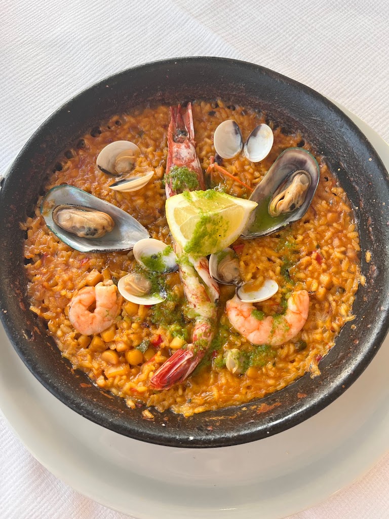 RESTAURANTE LUNA — Paella
