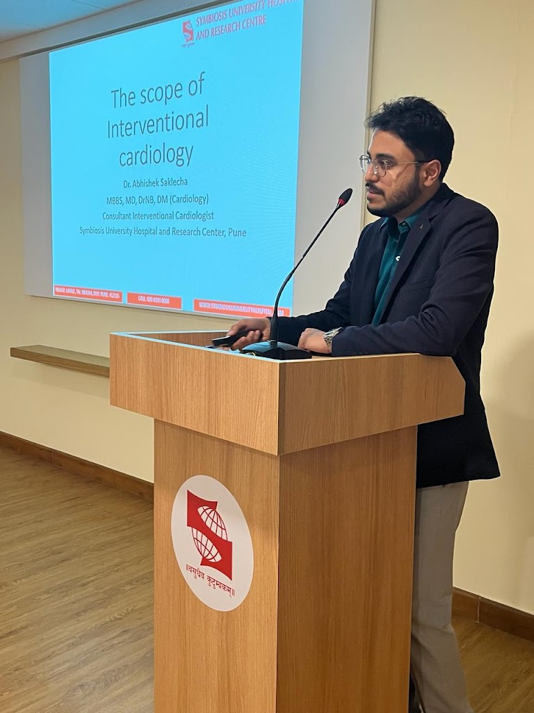 Dr. Dr Abhishek Saklecha