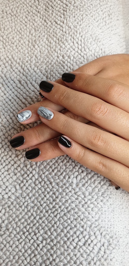 Centre d'Estetica Paqui — Manicura