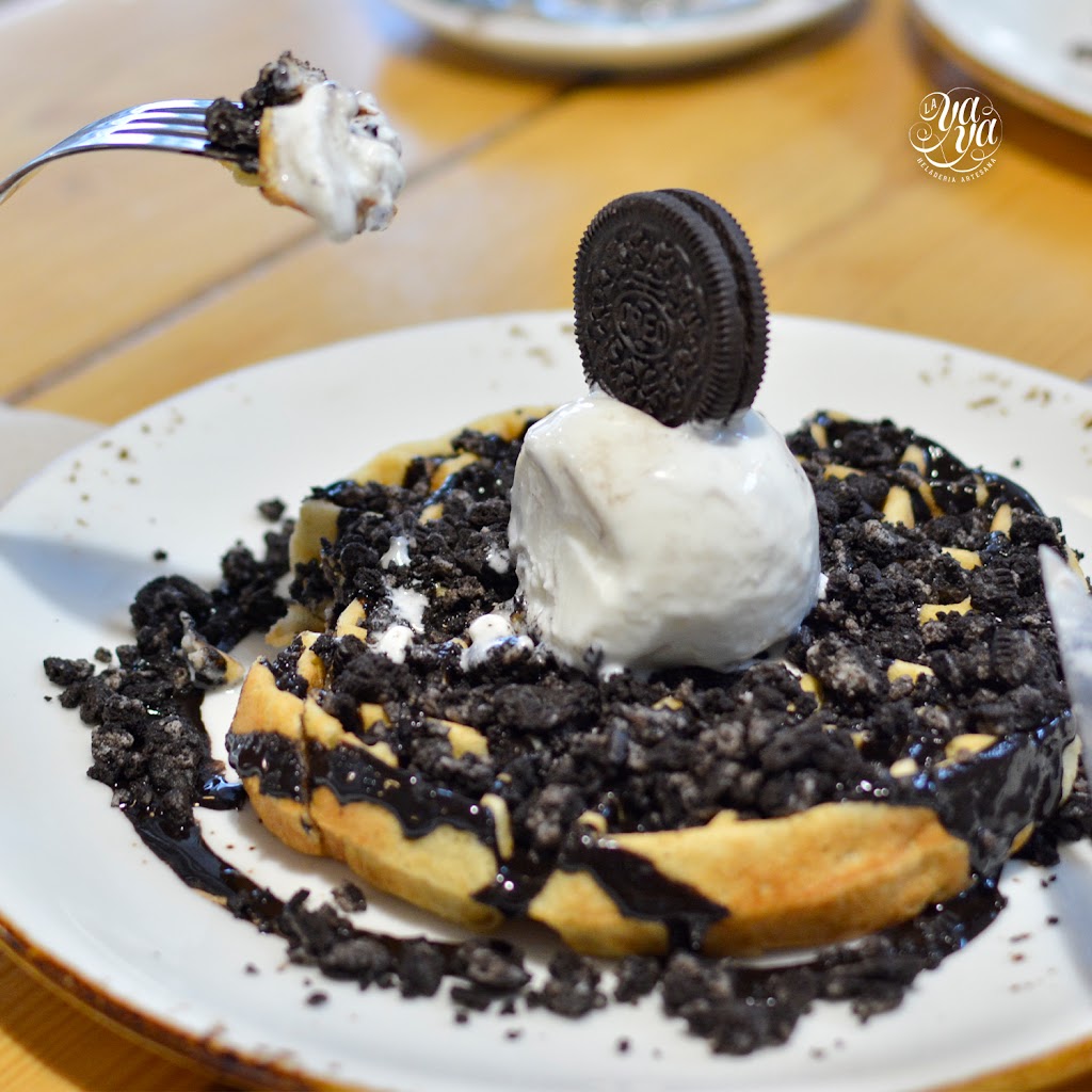 La Yaya Heladeria Adra — Comida y bebida