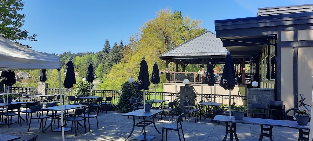 Riverside Restaurant & Bar in Lake Cowichan