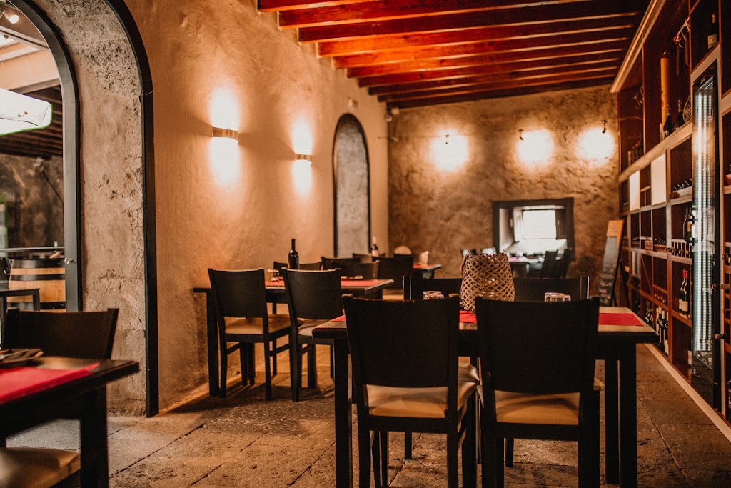 Restaurante Entre Duelas y Tapas — Ambiente