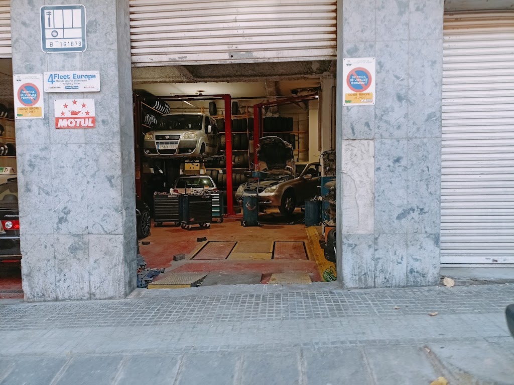 Balart y Catasus — Exterior