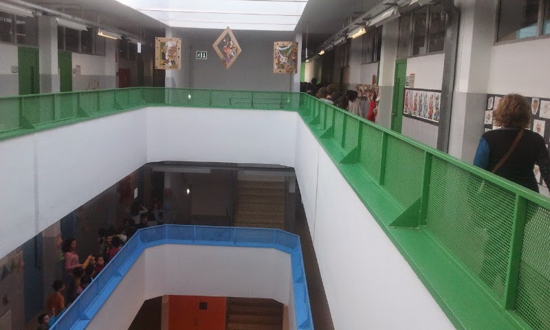 Escuela Can Roca — Edificio