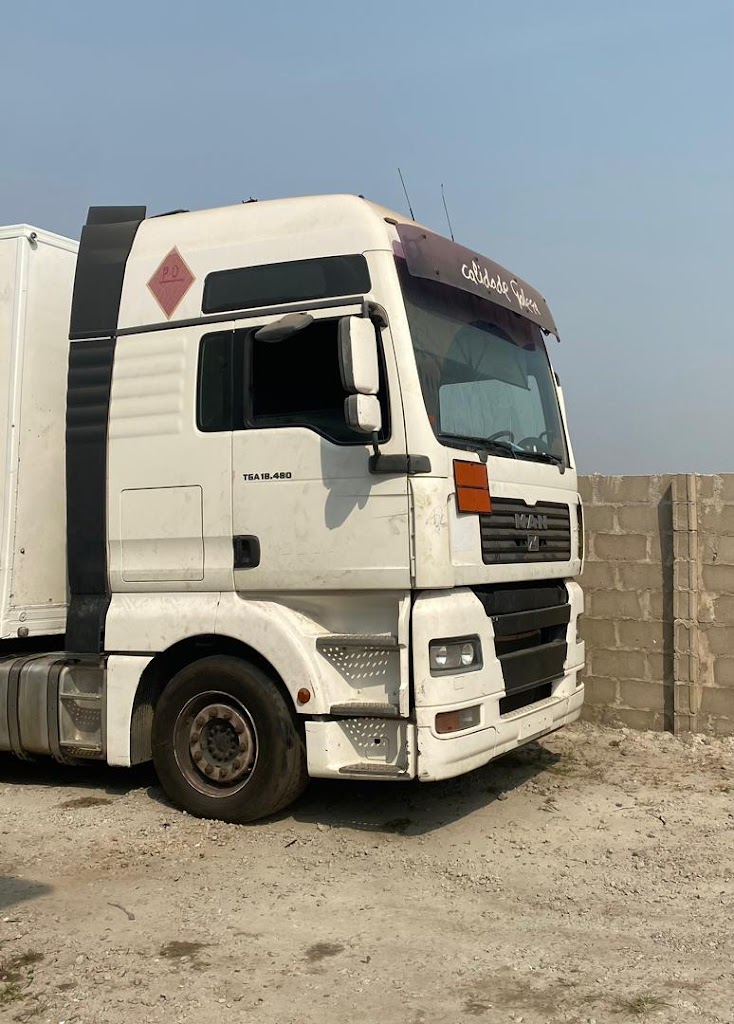 Agência de Aluguer de Camiões em Tiye