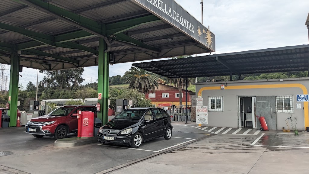 La Estrella de Qatar — Estacion de servicio