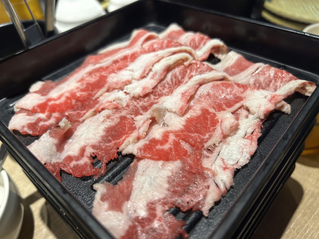 牛比蔥壽喜燒吃到飽專門店-台東博愛加盟店 的照片