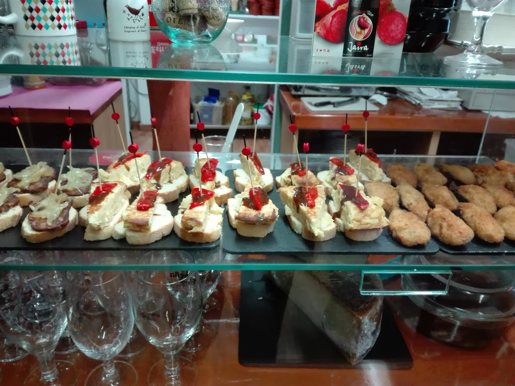 Casa Abrante Tasca — Comida y bebida