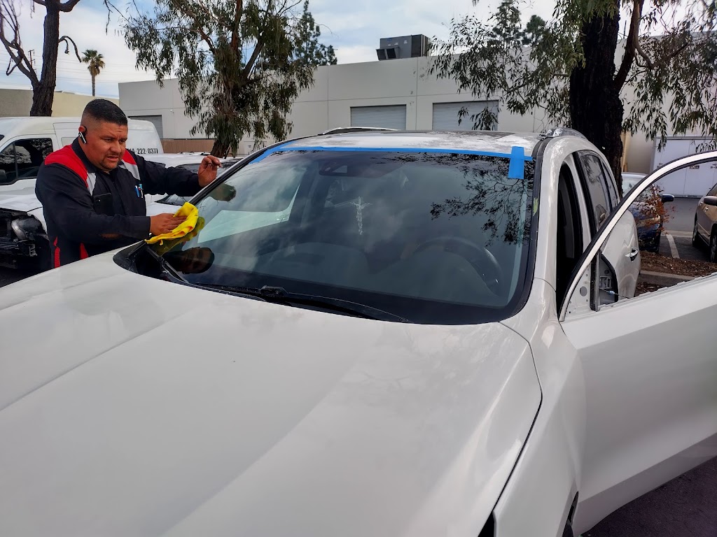 Auto glass shop in Bellflower