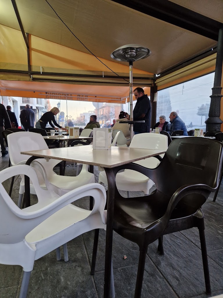 Bar-Cafeteria Arcoiris — Ambiente