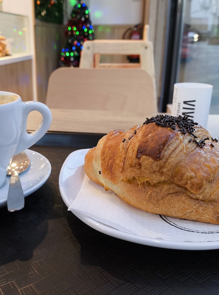 VIVARI ( Coffee & Bakery )