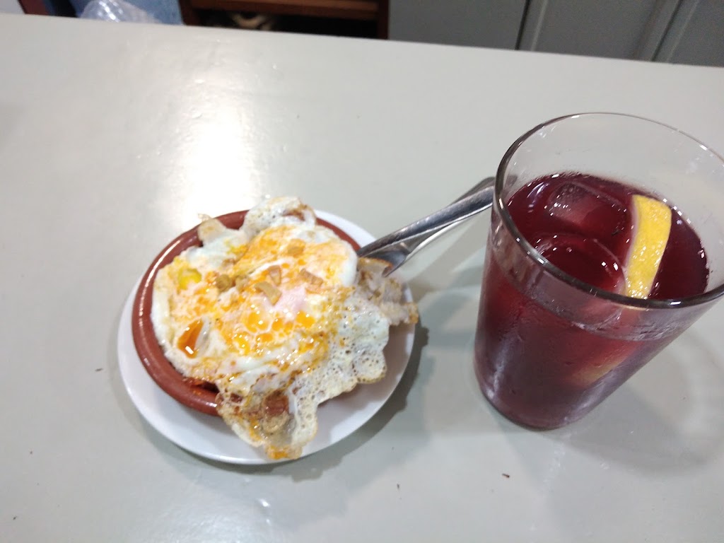 Cafe Bar Escala — Comida y bebida