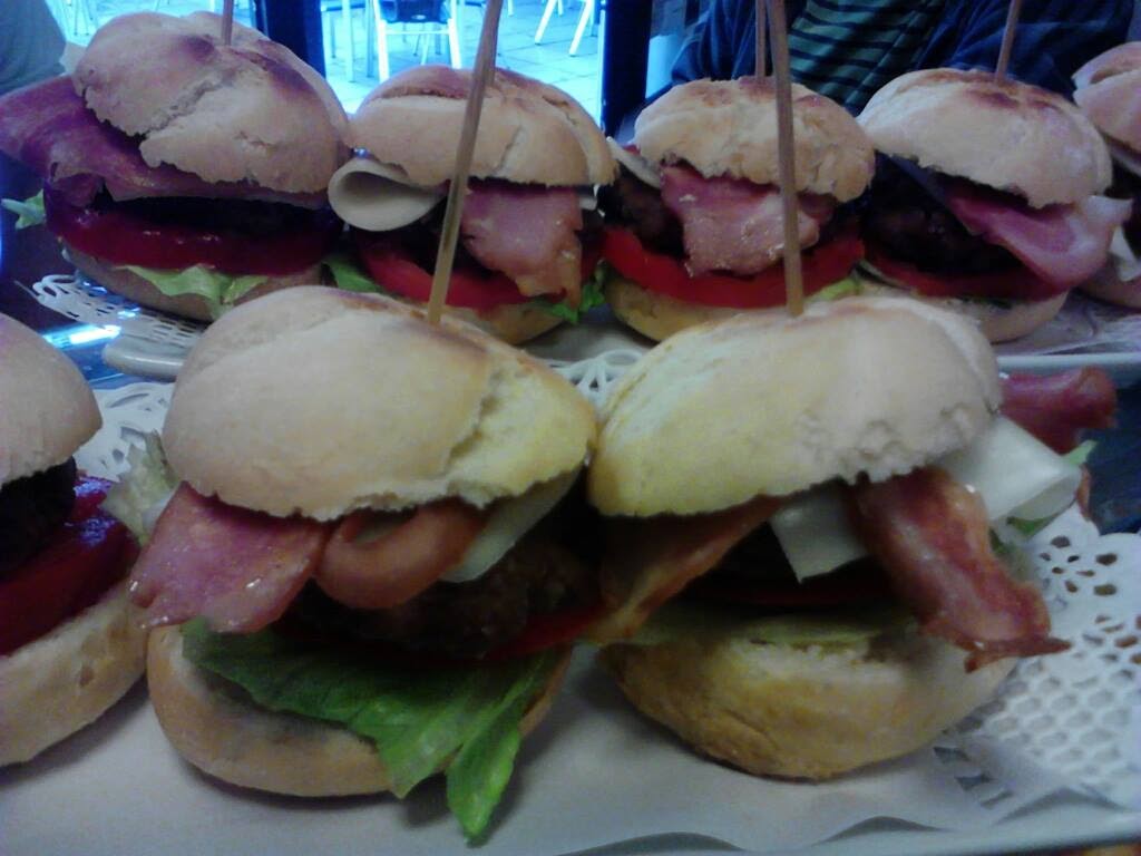 El beso Cafe — Comida y bebida
