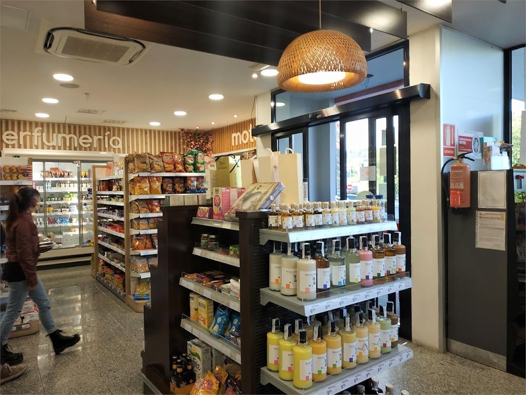 Comidas Para Llevar-Cafeteria-Estacion De Servicio Santa Lucia — Interior