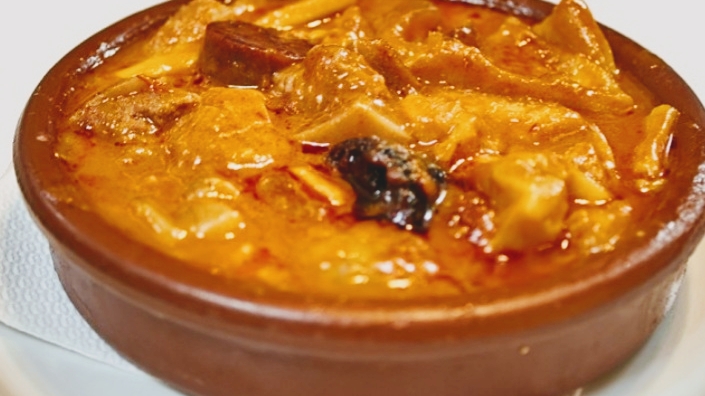 Restaurant Cafeteria Alex — Comida y bebida