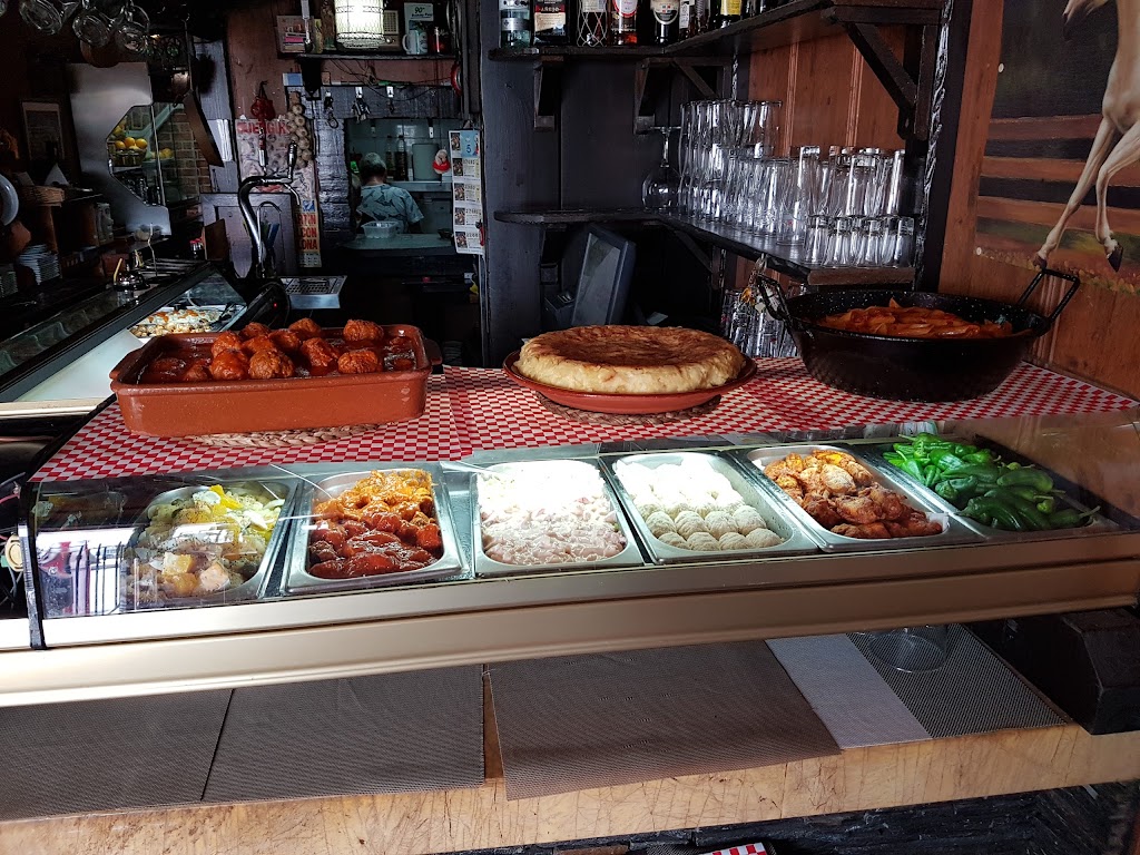 Bar Taperia La Bodeguita — Comida y bebida