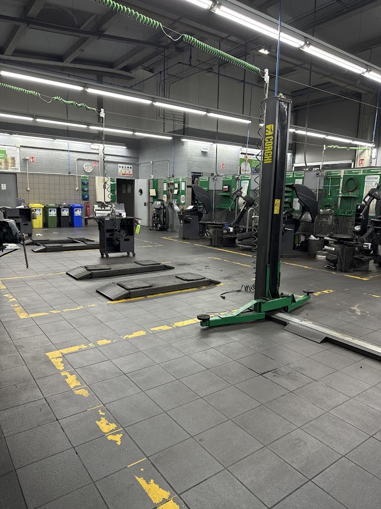 Feu Vert — Interior