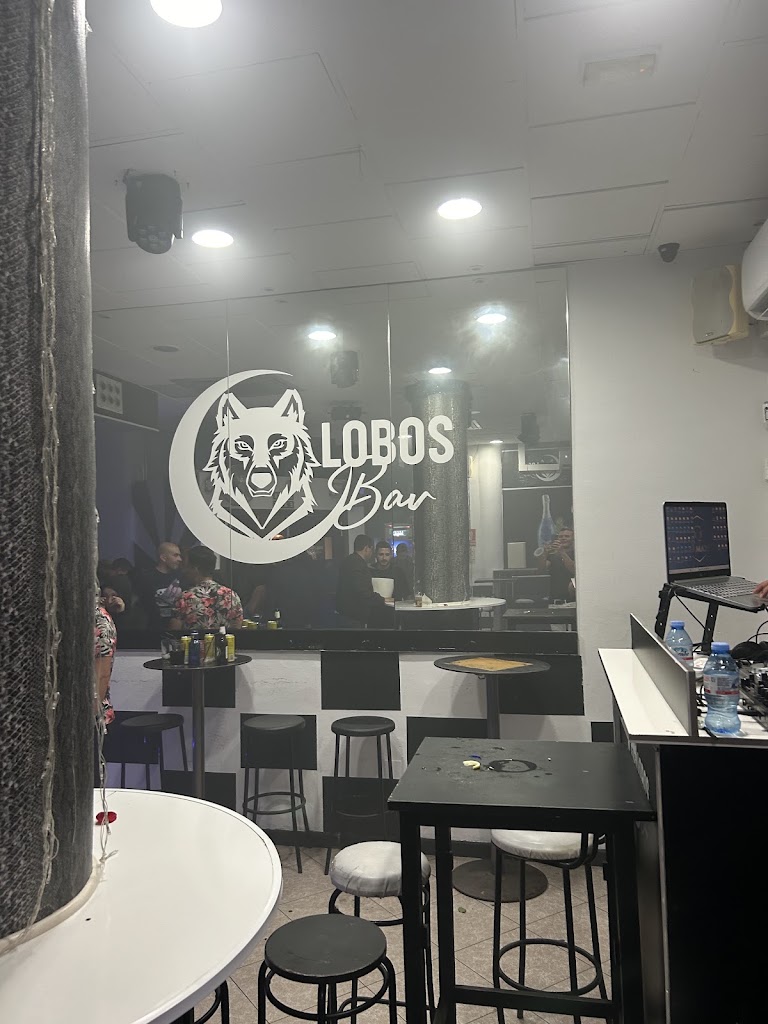 Lobos Bar Torremolinos — Ambiente