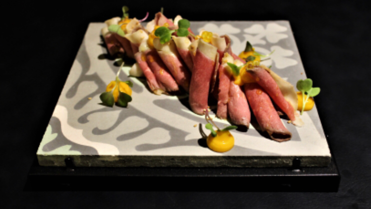 Restaurant dvisi — Comida y bebida
