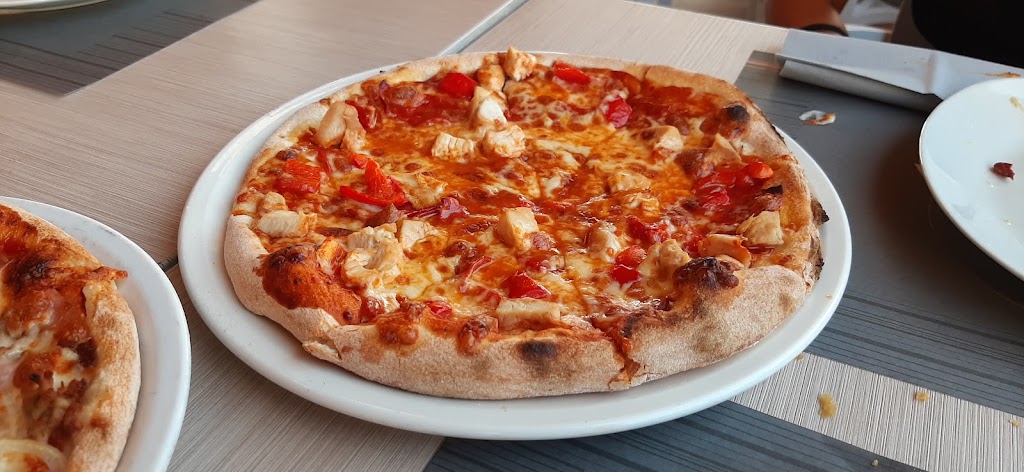 Pizzeria Luna Bianca — Pizza