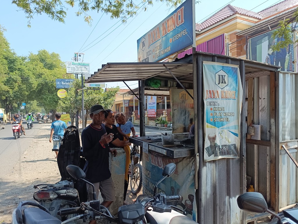 Jaya Kunci, Plat Nomor, dan Stempel