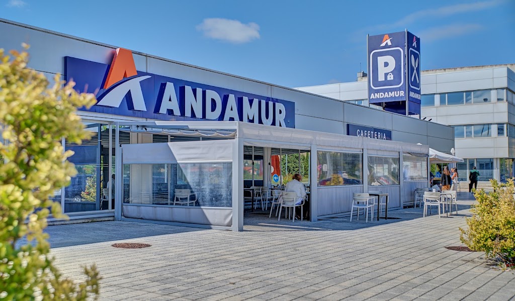 Area de Servicio Andamur Pamplona — Exterior