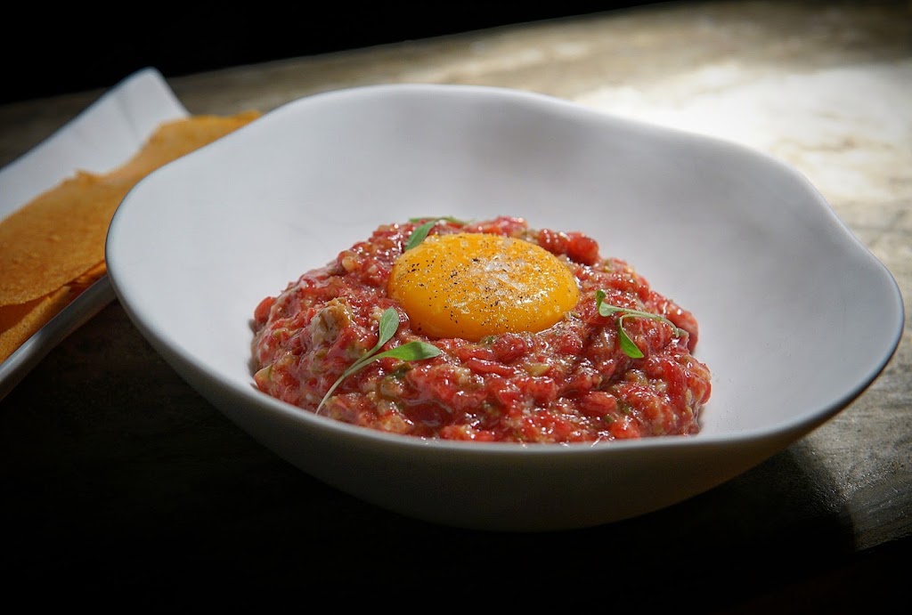 Nakar Restaurante — Comida y bebida