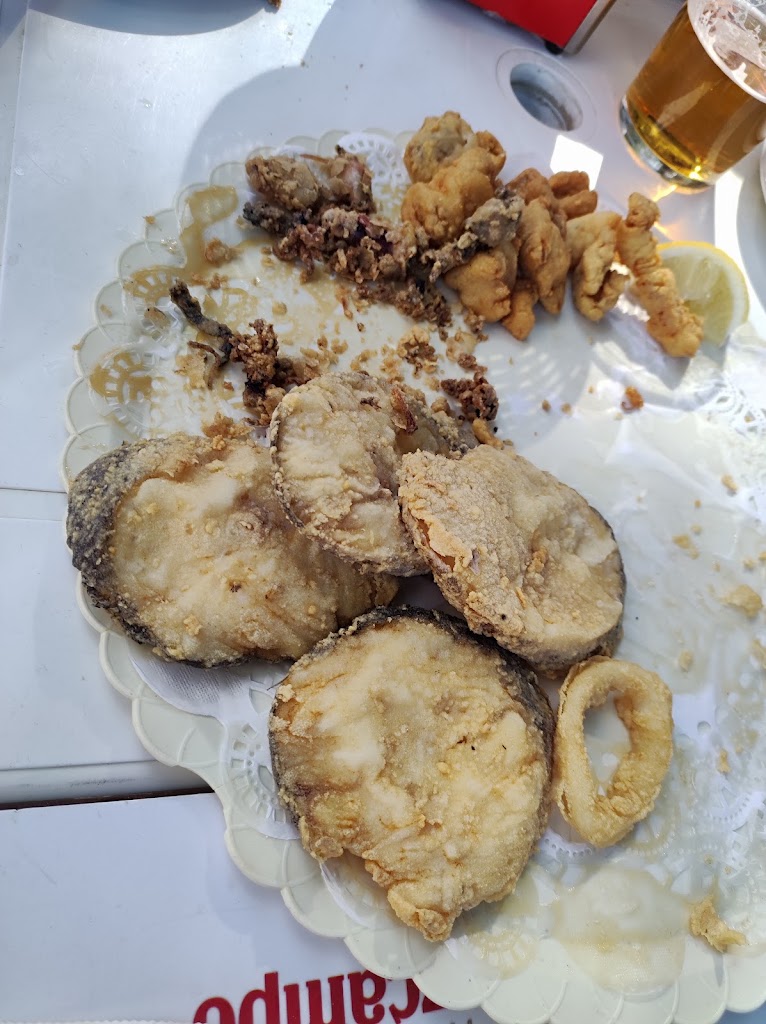 Freiduria La Feria — Comida y bebida