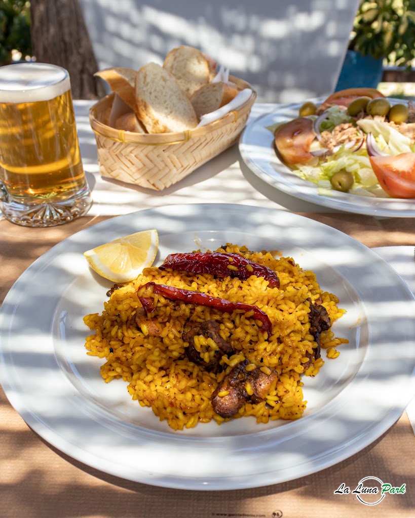 Restaurante La Luna Park — Comida y bebida