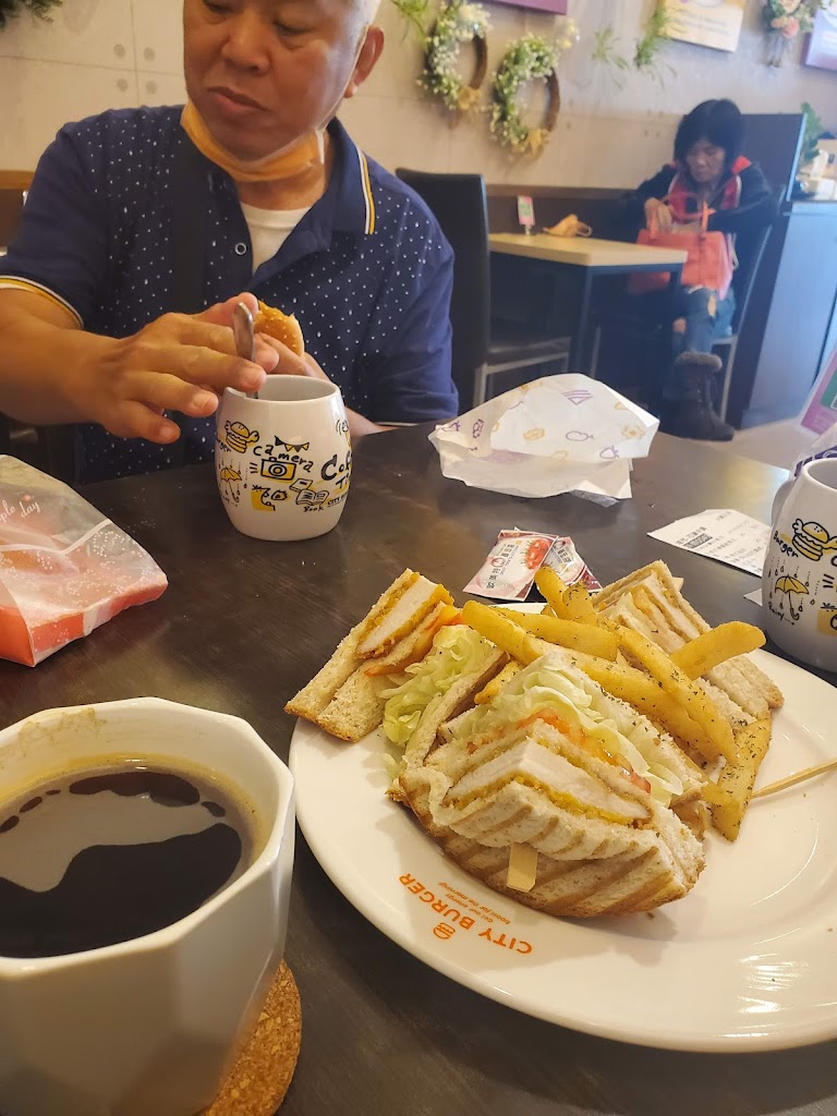 City Burger Hualien Zhongxing 的照片
