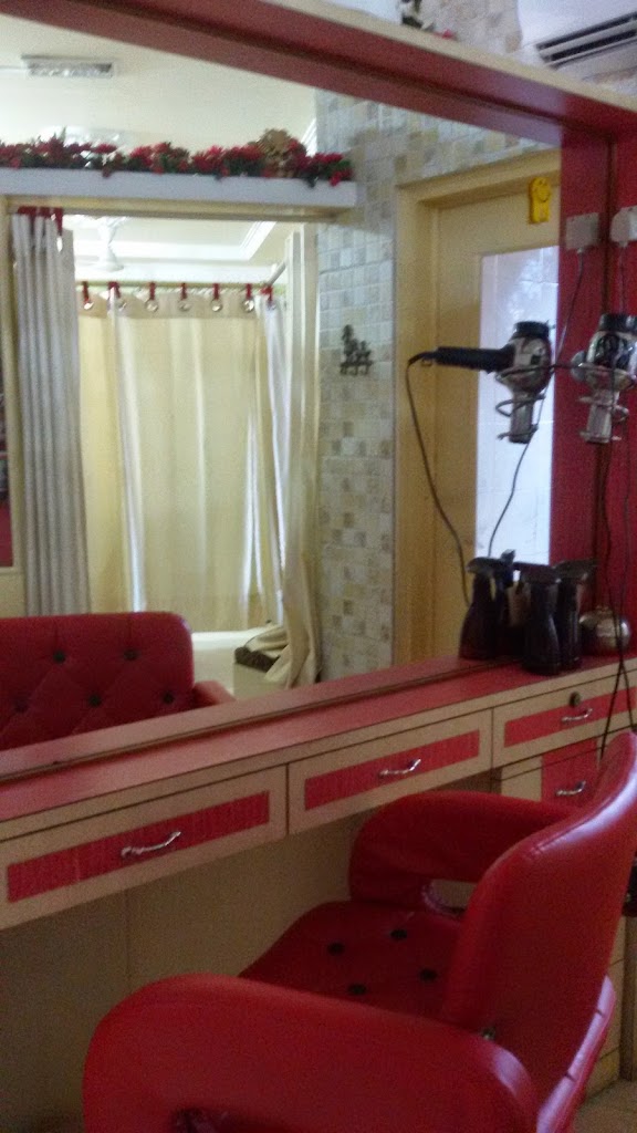 Shahnaz Herbal Beauty Parlour