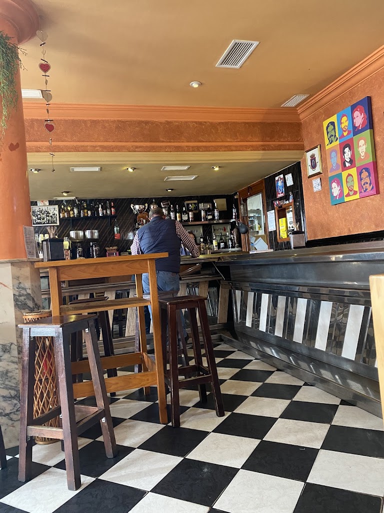 Cafe Bar Dulcinea — Ambiente
