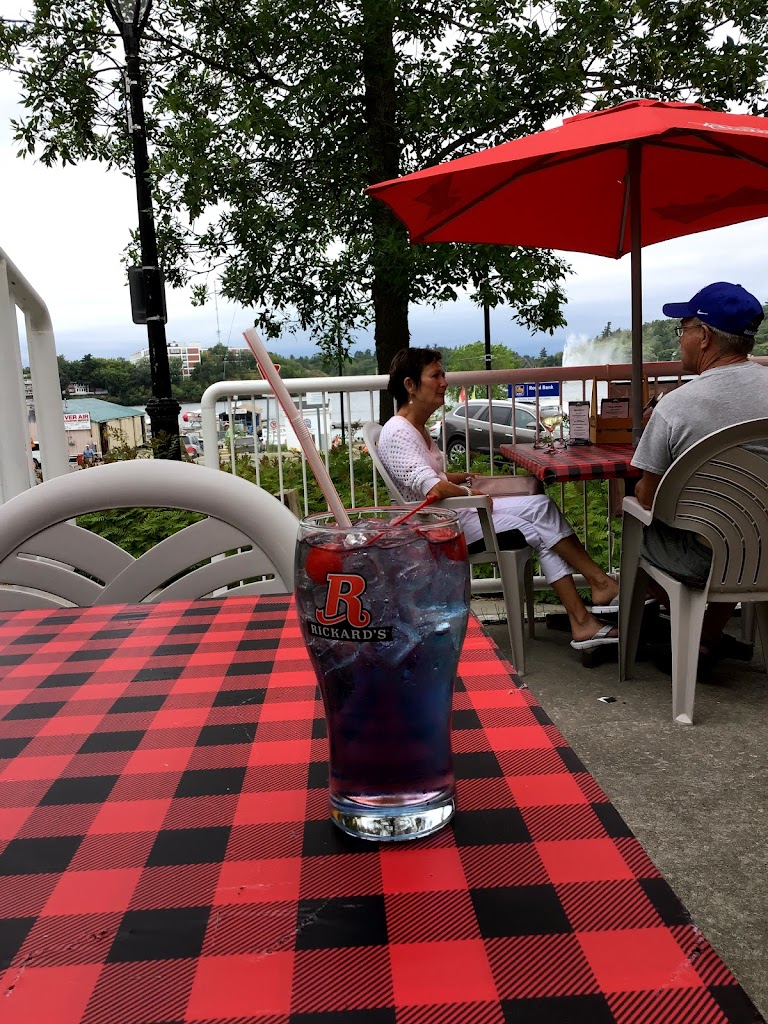 Bob's Burger Bar in Kenora