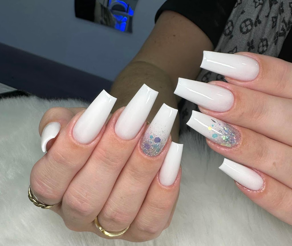 Sol Nails & Lashes Vietnamita