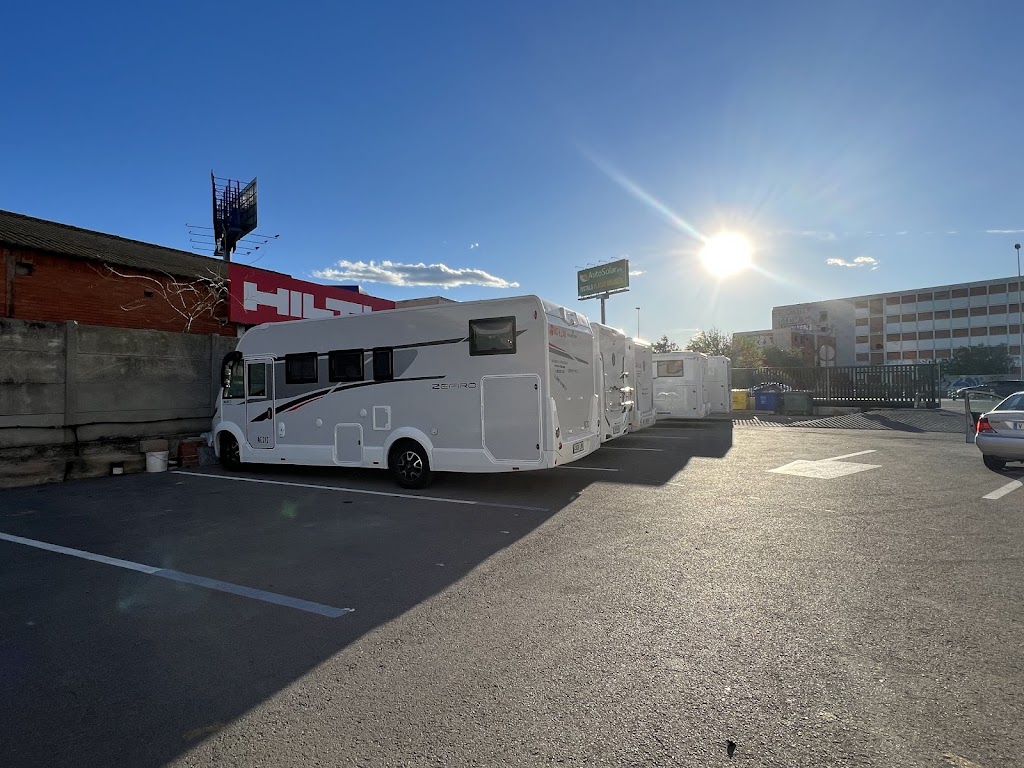 AC-LLAR. Vacaciones en Autocaravana — Estacionamiento