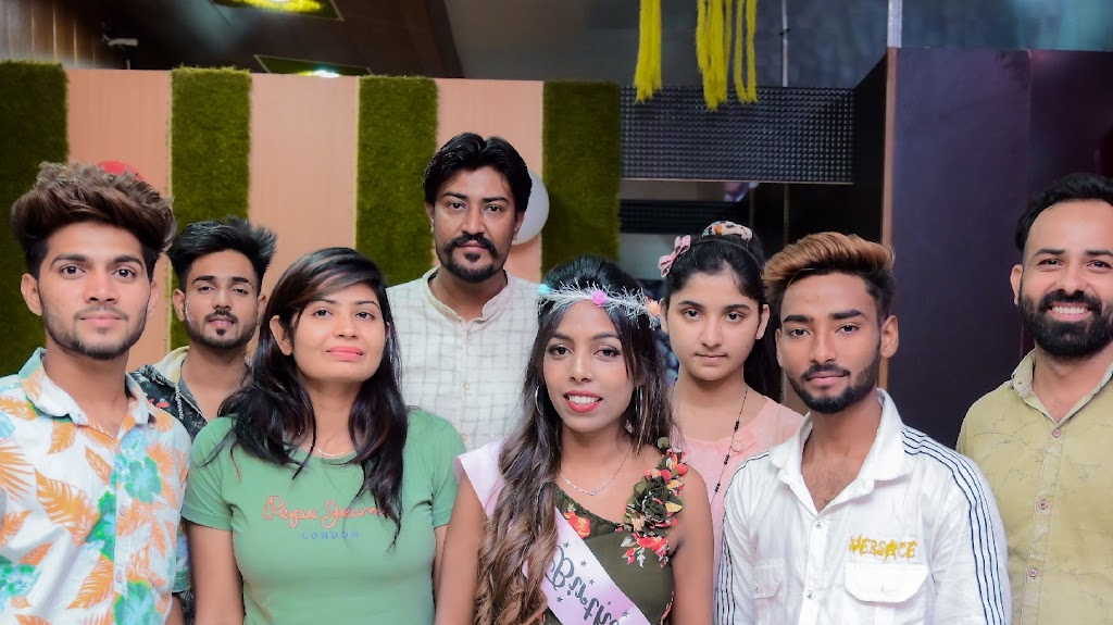 Beauty Zone Unisex Salon