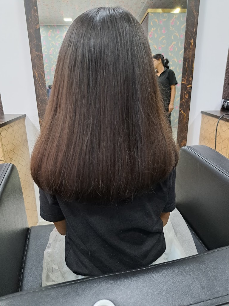 British Royal Beauty World Bridal Studio