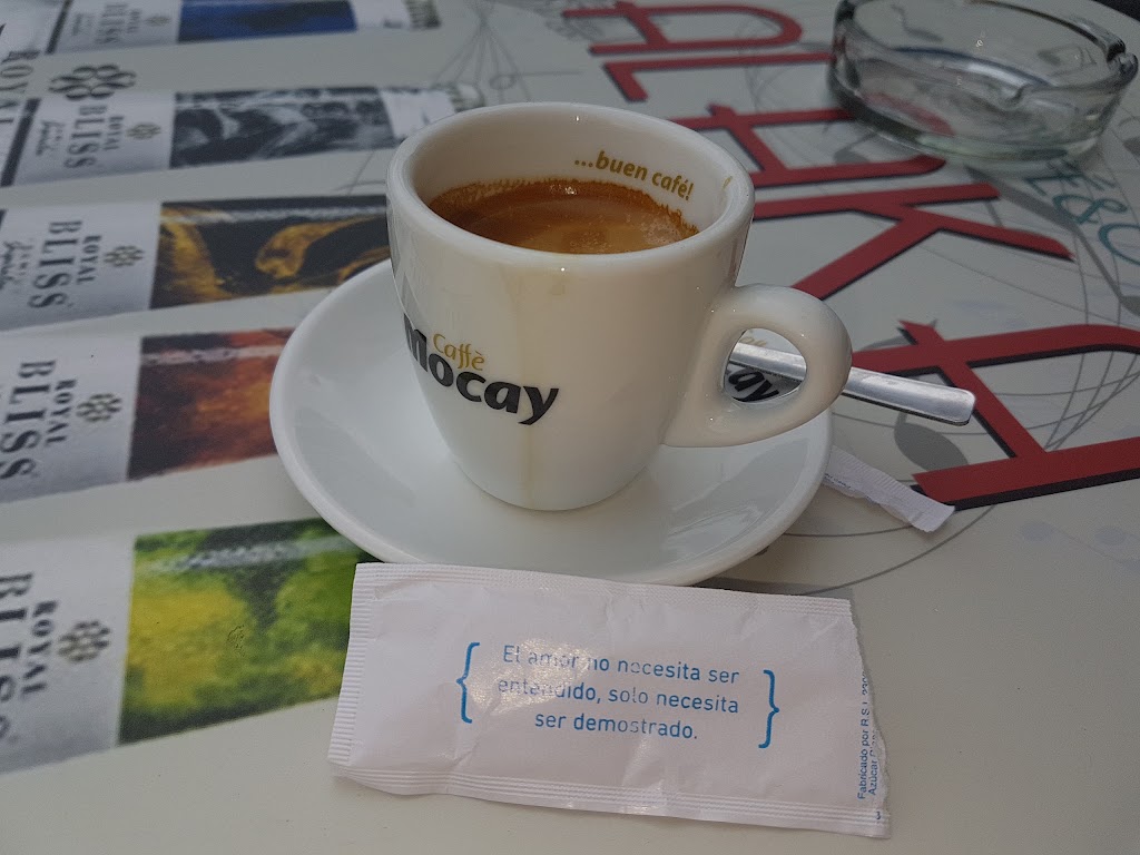 Cafe Copas Malaka — Comida y bebida