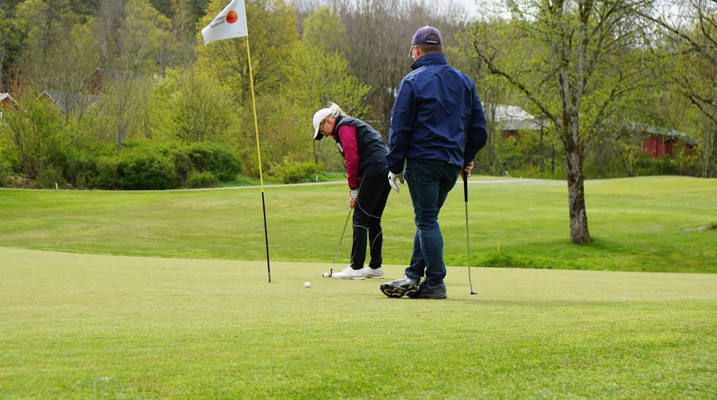  Midnight Sun Golf Course