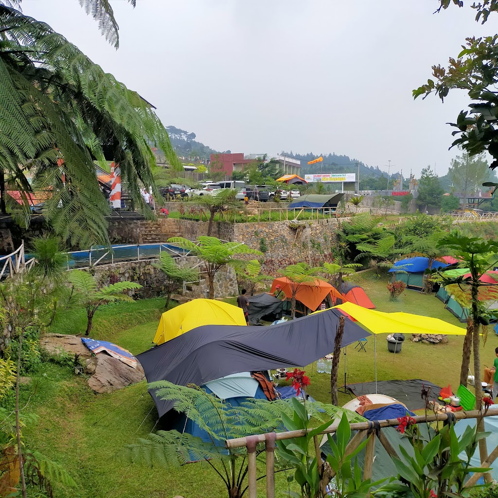 Lembah Pinus Camp & Cafe