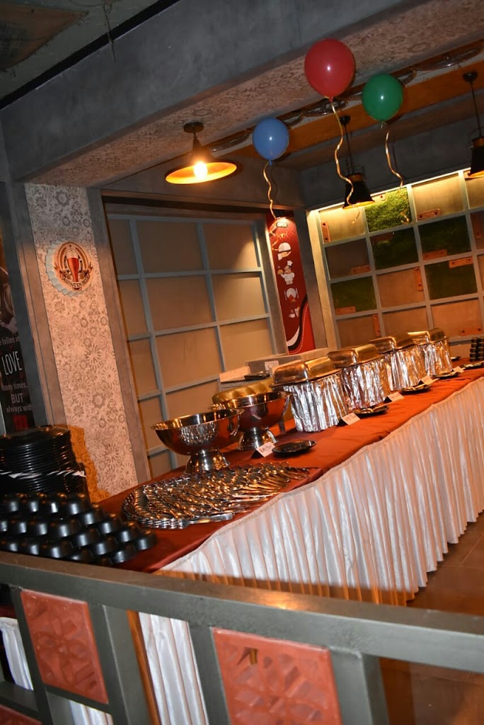 Seven Treats Family Restaurant Bar