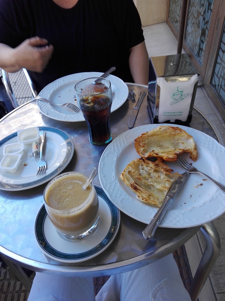 Cafeteria Muga — Cafe