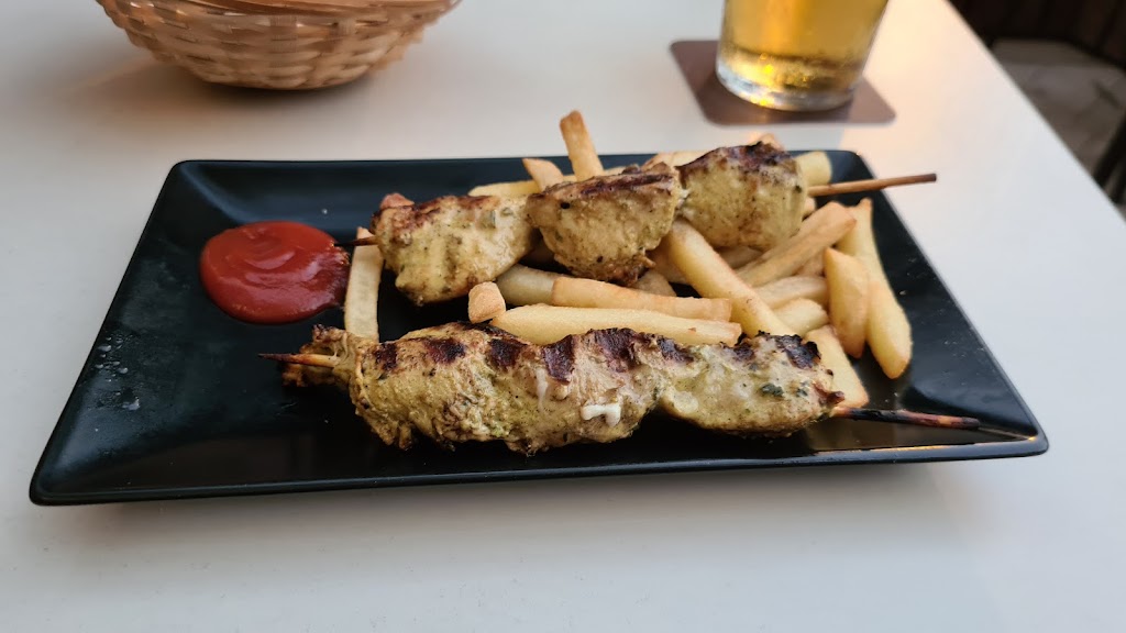 Tapas Bar Grill La Terraza — Comida y bebida