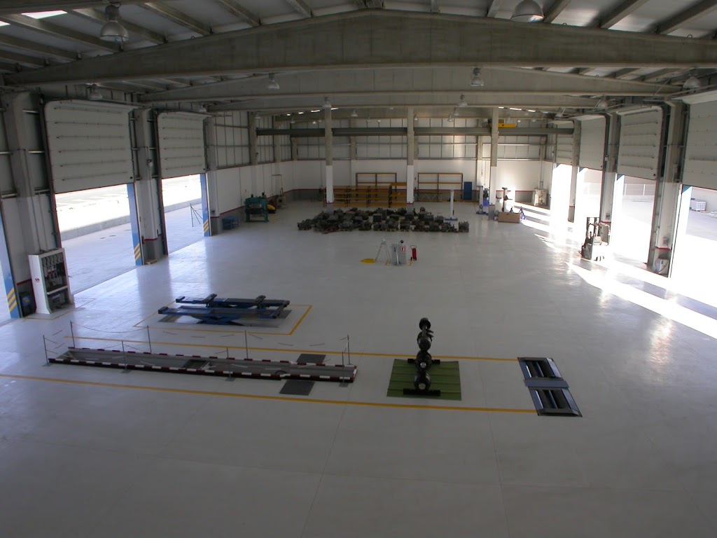 Portomotor Taller Naron — Interior