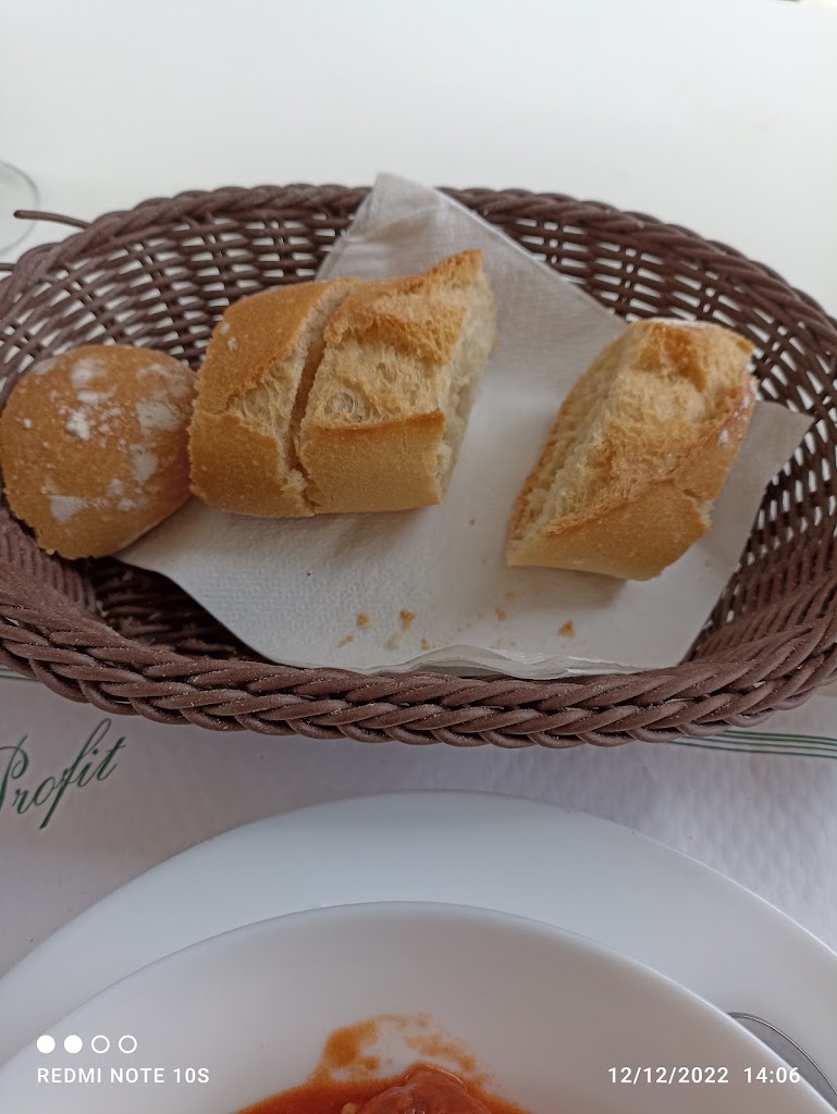 Hermanas Penella — Comida y bebida