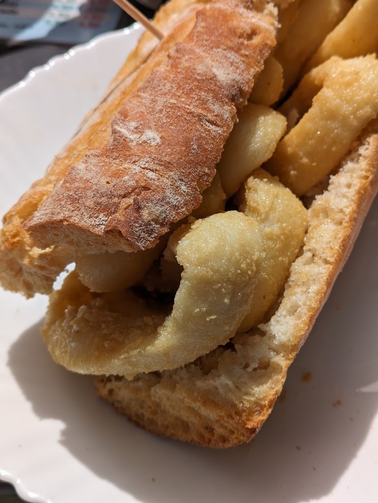 Bar La Puente — Comida y bebida