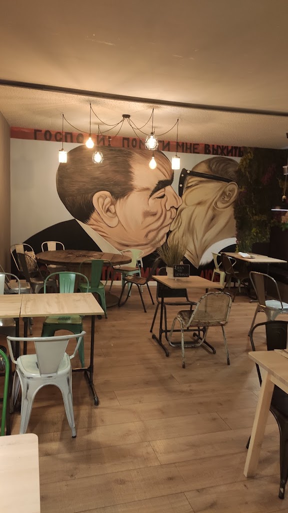Granuja Bar & Bistro — Ambiente