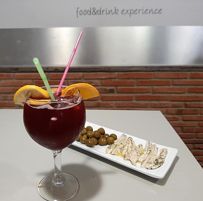 Restaurante En Navalmoral de la Mata Nuevo Siglo XXI — Comida y bebida