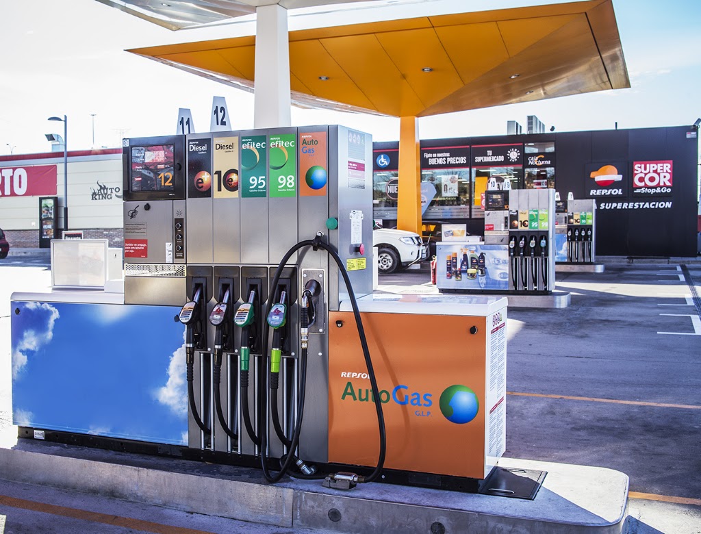 Estacion de Servicio Repsol — Surtidor de combustible